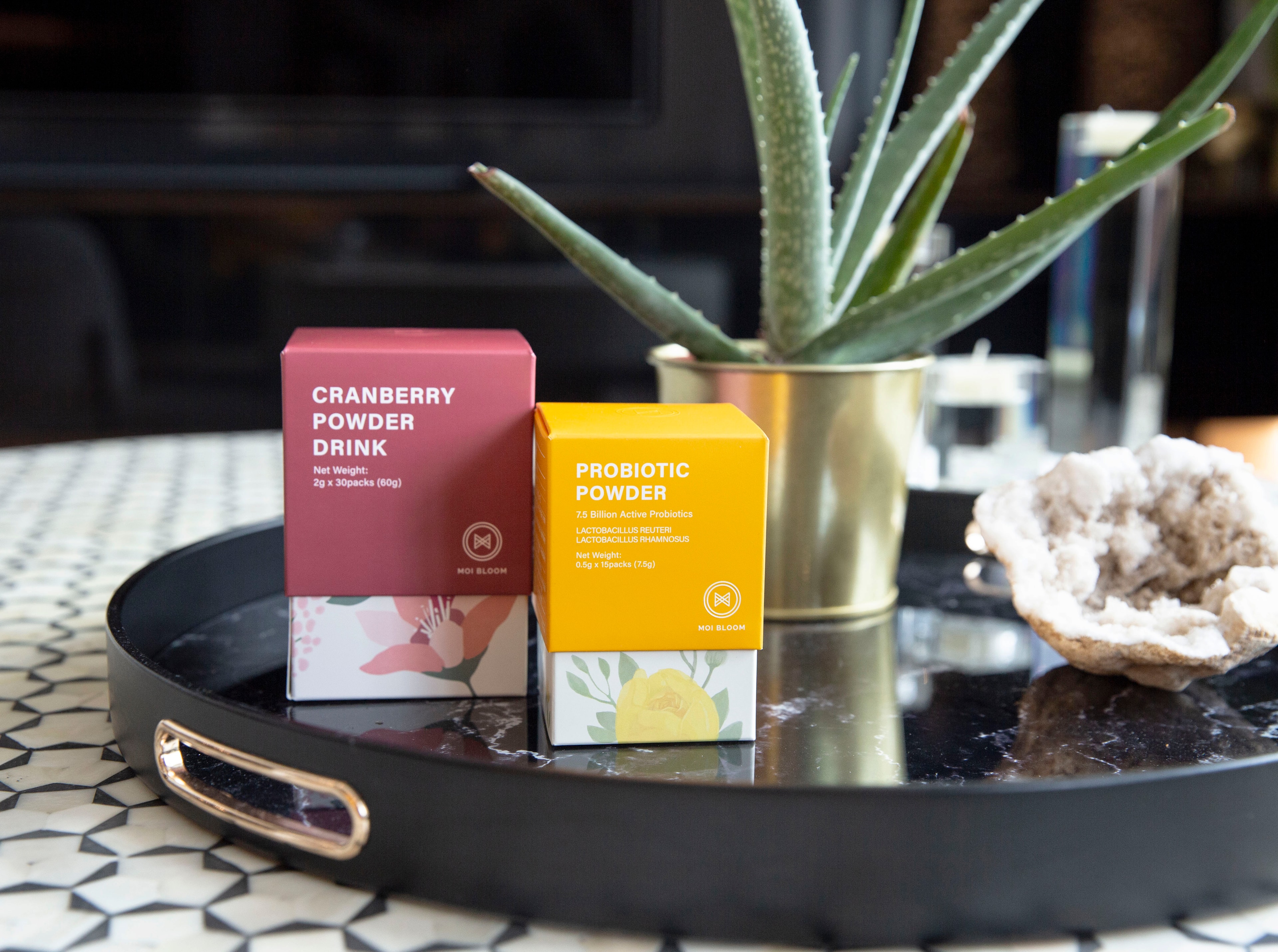 MOI BLOOM cranberry and probiotic products together